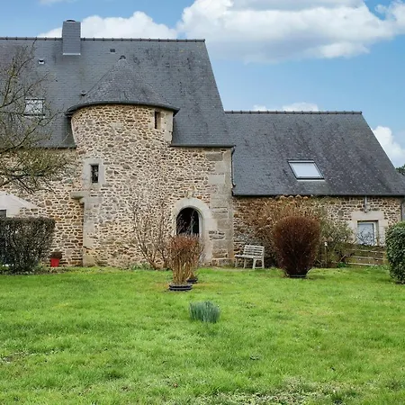 Semesterbostad Tour Des Alleux - Maison De Maitre Pour 6